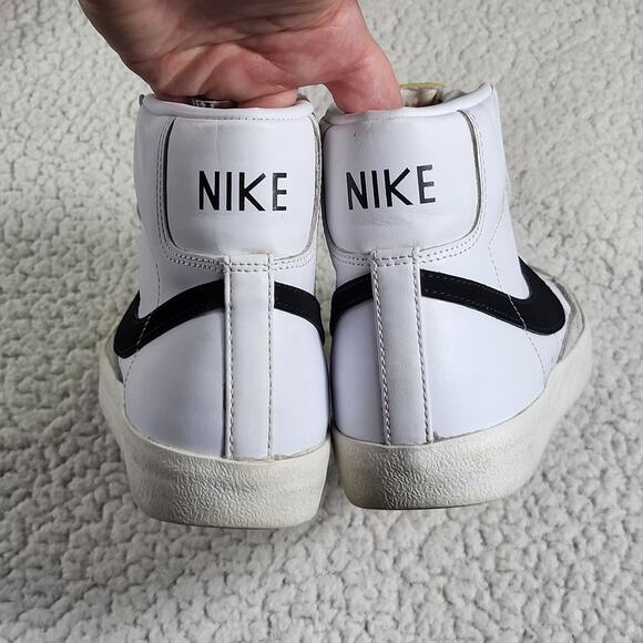 Nike Women's Blazer Mid '77 White Black Leather Sneaker size 8 - Picture 4 of 6